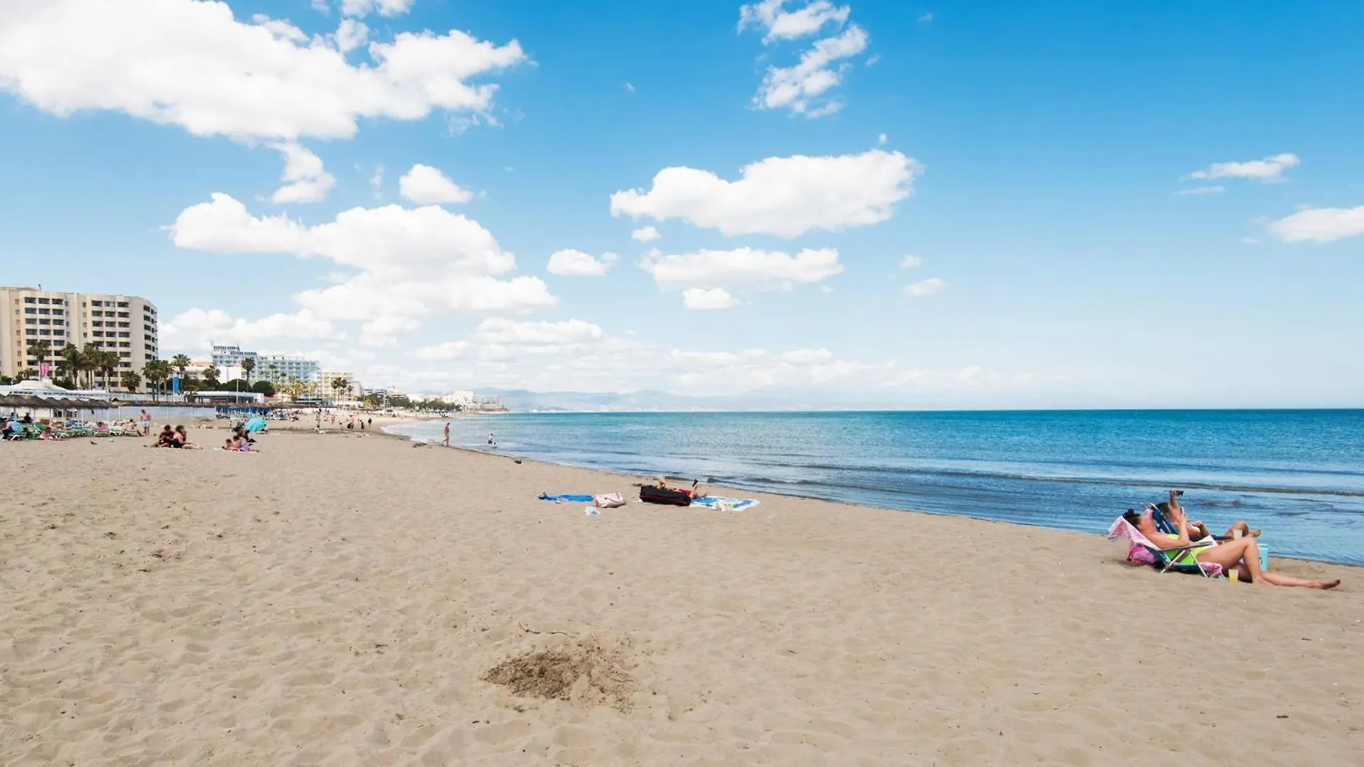 New Solymar Square Apartment Next To Beach Benalmádena Hiszpania