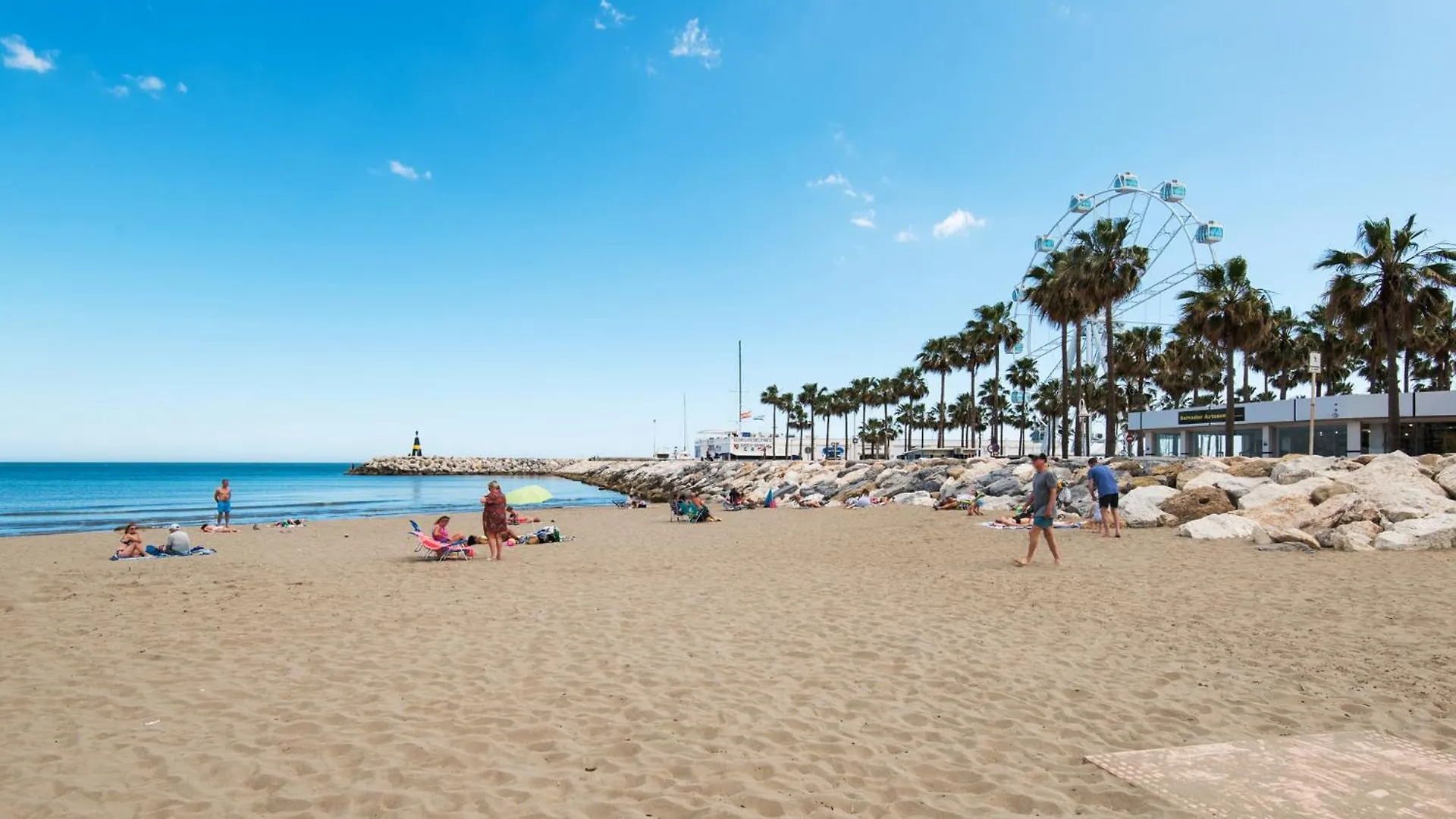 New Solymar Square Apartment Next To Beach Benalmádena