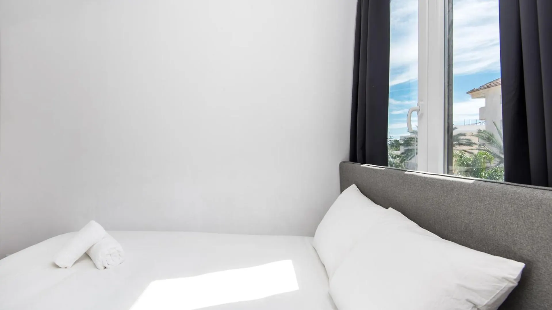 New Solymar Square Apartment Next To Beach Benalmádena